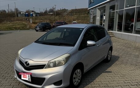 Toyota Vitz, 2013 год, 680 000 рублей, 3 фотография