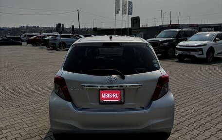 Toyota Vitz, 2013 год, 680 000 рублей, 6 фотография
