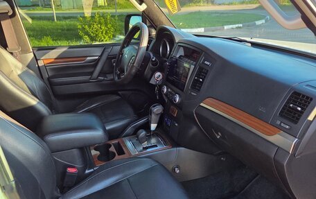 Mitsubishi Pajero IV, 2008 год, 2 100 000 рублей, 16 фотография
