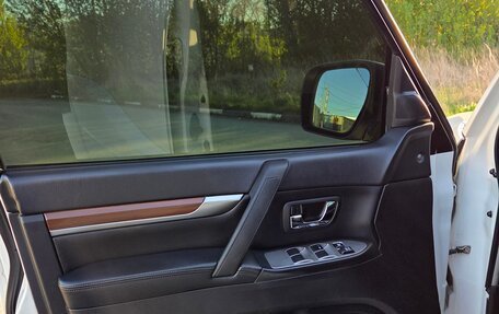 Mitsubishi Pajero IV, 2008 год, 2 100 000 рублей, 13 фотография