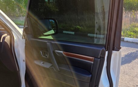 Mitsubishi Pajero IV, 2008 год, 2 100 000 рублей, 17 фотография