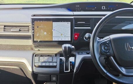 Honda Stepwgn IV, 2018 год, 2 550 000 рублей, 3 фотография