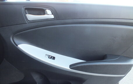 Hyundai Solaris II рестайлинг, 2011 год, 599 000 рублей, 23 фотография