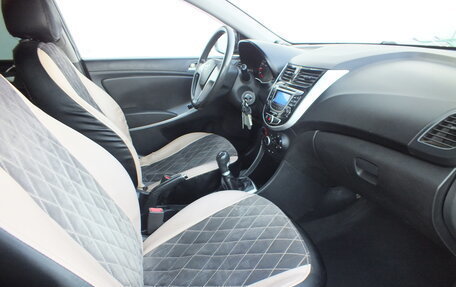 Hyundai Solaris II рестайлинг, 2011 год, 599 000 рублей, 21 фотография