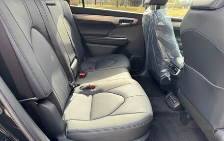 Toyota Highlander, 2025 год, 5 499 000 рублей, 24 фотография