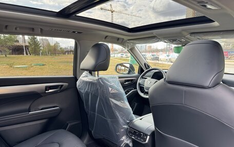Toyota Highlander, 2025 год, 5 499 000 рублей, 27 фотография