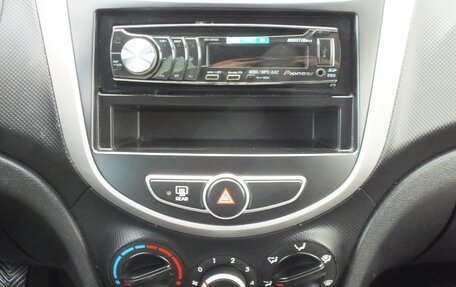Hyundai Solaris II рестайлинг, 2011 год, 709 000 рублей, 14 фотография