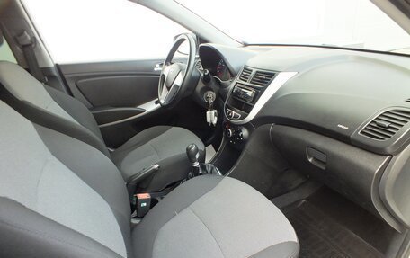 Hyundai Solaris II рестайлинг, 2011 год, 709 000 рублей, 18 фотография