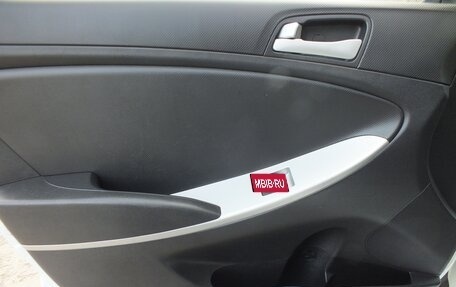 Hyundai Solaris II рестайлинг, 2011 год, 709 000 рублей, 23 фотография