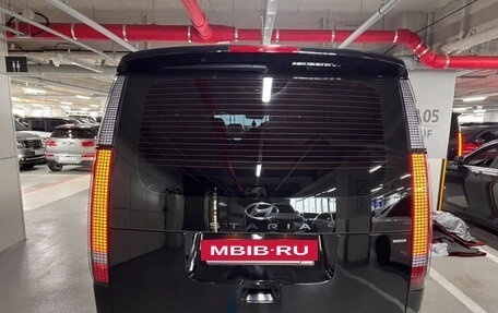 Hyundai Staria, 2021 год, 3 670 000 рублей, 4 фотография