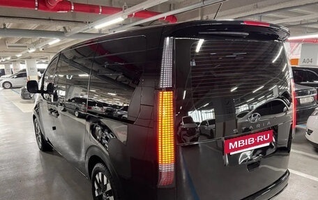 Hyundai Staria, 2021 год, 3 670 000 рублей, 2 фотография