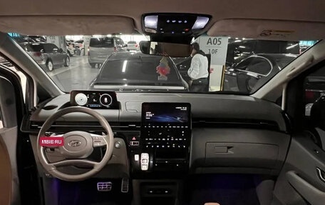 Hyundai Staria, 2021 год, 3 670 000 рублей, 8 фотография