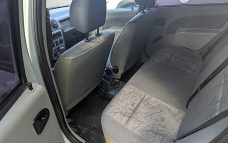 Renault Logan I, 2005 год, 200 000 рублей, 5 фотография
