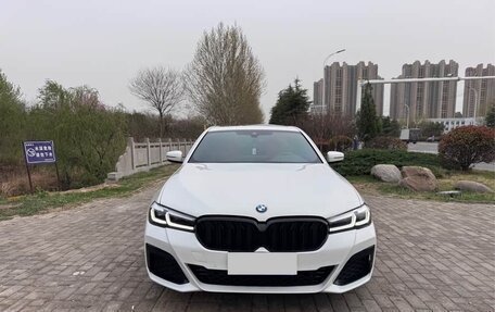 BMW 5 серия, 2022 год, 3 690 000 рублей, 2 фотография