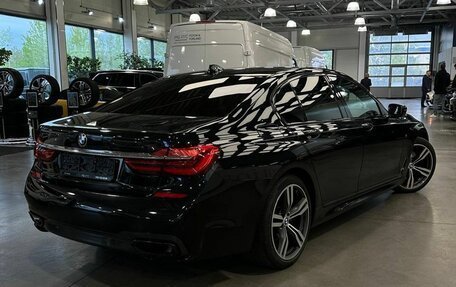 BMW 7 серия, 2018 год, 3 800 000 рублей, 4 фотография