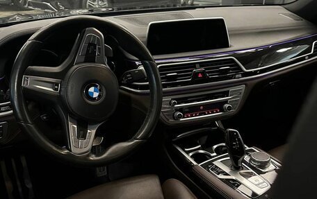 BMW 7 серия, 2018 год, 3 800 000 рублей, 8 фотография