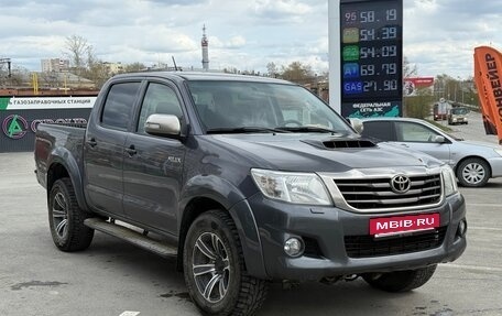 Toyota Hilux VII, 2014 год, 1 650 000 рублей, 2 фотография