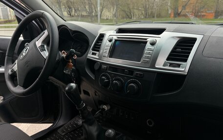 Toyota Hilux VII, 2014 год, 1 650 000 рублей, 13 фотография