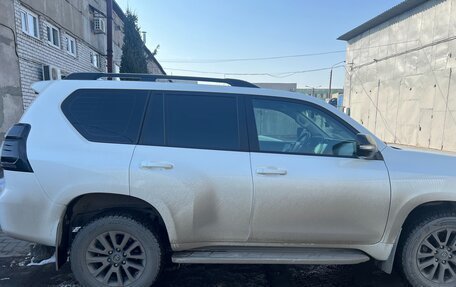 Toyota Land Cruiser Prado 150 рестайлинг 2, 2021 год, 5 600 000 рублей, 8 фотография