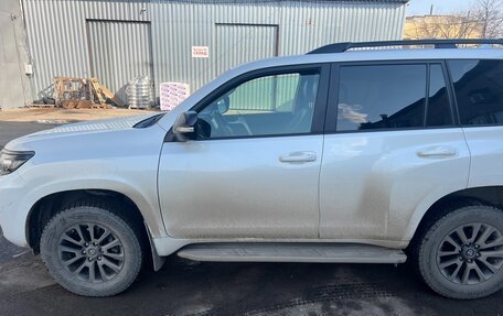 Toyota Land Cruiser Prado 150 рестайлинг 2, 2021 год, 5 600 000 рублей, 10 фотография