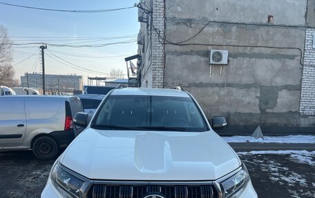 Toyota Land Cruiser Prado 150 рестайлинг 2, 2021 год, 5 600 000 рублей, 11 фотография