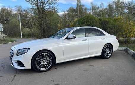 Mercedes-Benz E-Класс, 2019 год, 4 500 000 рублей, 5 фотография