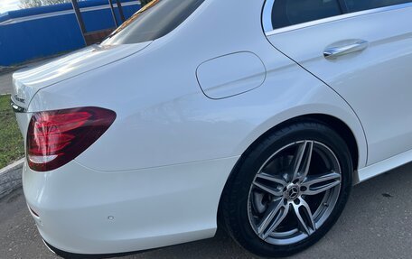 Mercedes-Benz E-Класс, 2019 год, 4 500 000 рублей, 8 фотография
