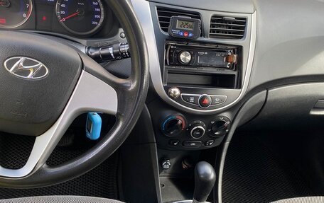 Hyundai Solaris II рестайлинг, 2011 год, 690 000 рублей, 2 фотография