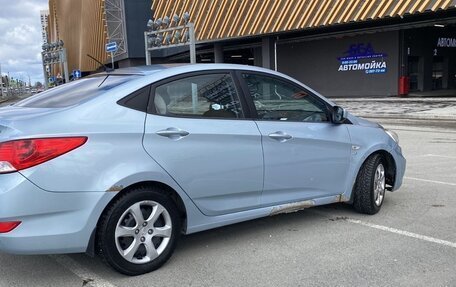 Hyundai Solaris II рестайлинг, 2011 год, 690 000 рублей, 4 фотография