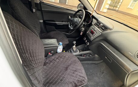 KIA Rio III рестайлинг, 2015 год, 950 000 рублей, 10 фотография