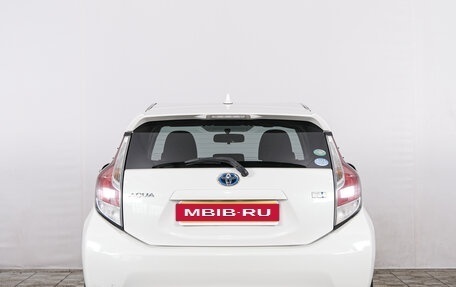 Toyota Aqua I, 2015 год, 979 000 рублей, 5 фотография