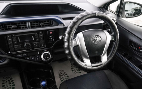 Toyota Aqua I, 2015 год, 979 000 рублей, 9 фотография