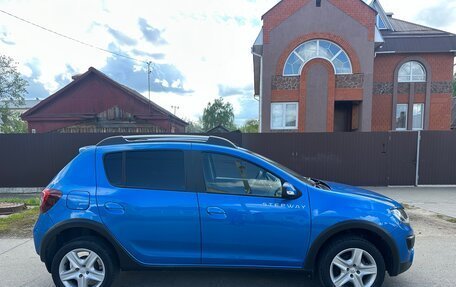 Renault Sandero II рестайлинг, 2016 год, 865 000 рублей, 3 фотография