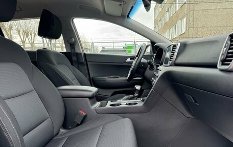 KIA Sportage IV рестайлинг, 2021 год, 2 680 000 рублей, 20 фотография