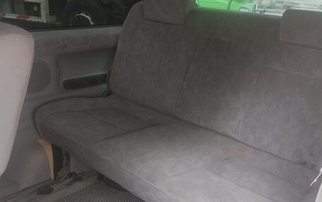 Mazda Bongo Friendee i рестайлинг, 2003 год, 600 000 рублей, 5 фотография