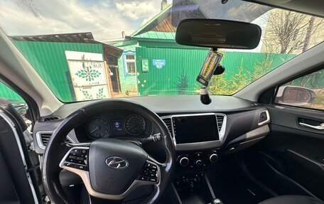 Hyundai Solaris II рестайлинг, 2017 год, 1 100 000 рублей, 10 фотография