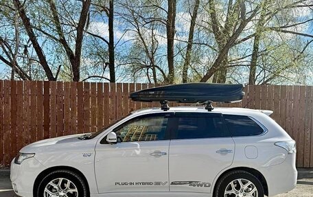 Mitsubishi Outlander III рестайлинг 3, 2013 год, 2 200 000 рублей, 6 фотография