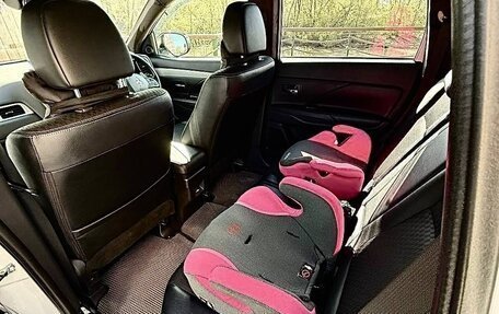 Mitsubishi Outlander III рестайлинг 3, 2013 год, 2 200 000 рублей, 15 фотография