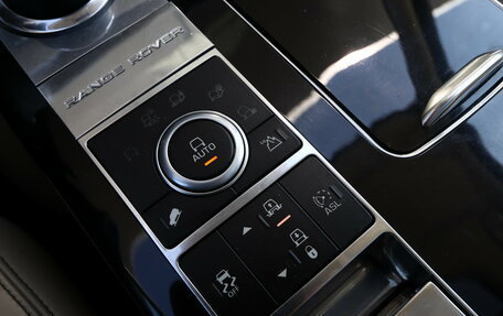 Land Rover Range Rover IV рестайлинг, 2013 год, 3 865 000 рублей, 28 фотография