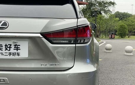 Lexus RX IV рестайлинг, 2022 год, 3 700 000 рублей, 13 фотография