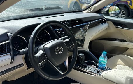 Toyota Camry, 2020 год, 3 380 000 рублей, 10 фотография