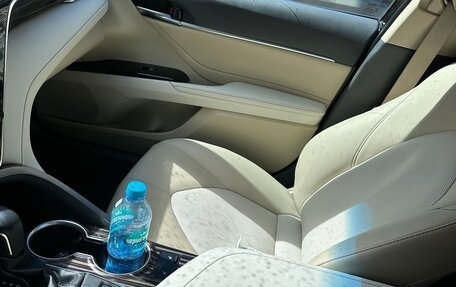 Toyota Camry, 2020 год, 3 380 000 рублей, 12 фотография