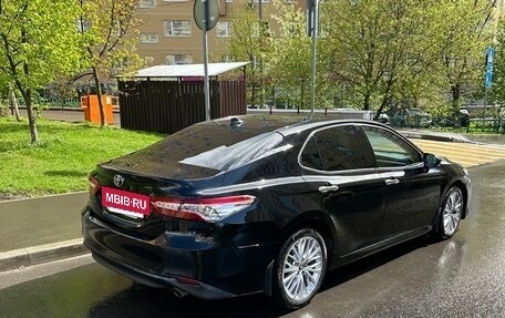 Toyota Camry, 2020 год, 3 380 000 рублей, 5 фотография