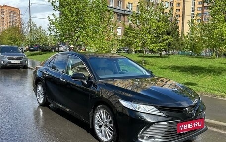 Toyota Camry, 2020 год, 3 380 000 рублей, 7 фотография