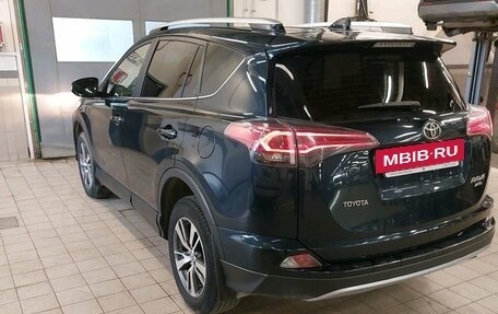 Toyota RAV4, 2017 год, 2 297 000 рублей, 3 фотография