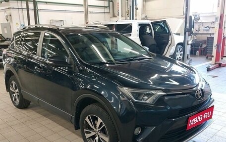 Toyota RAV4, 2017 год, 2 297 000 рублей, 2 фотография