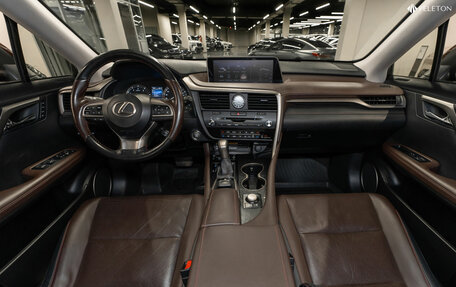 Lexus RX IV рестайлинг, 2017 год, 3 850 000 рублей, 11 фотография