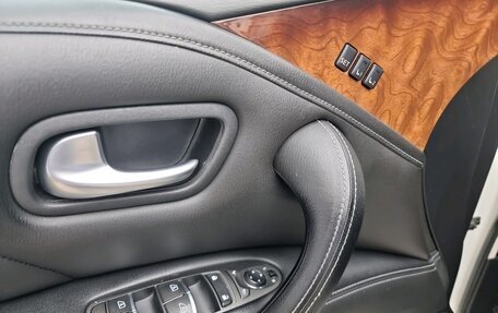 Infiniti QX80 I рестайлинг, 2015 год, 2 590 000 рублей, 16 фотография