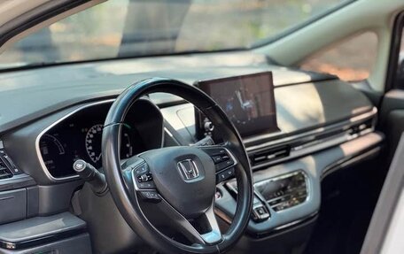 Honda Elysion, 2022 год, 2 900 000 рублей, 18 фотография