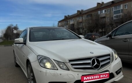Mercedes-Benz E-Класс, 2011 год, 1 600 000 рублей, 2 фотография